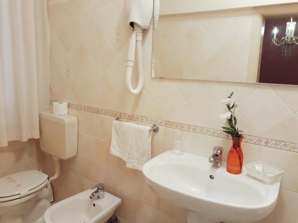 Hotel Helvetia Milano Marittima Esterno foto