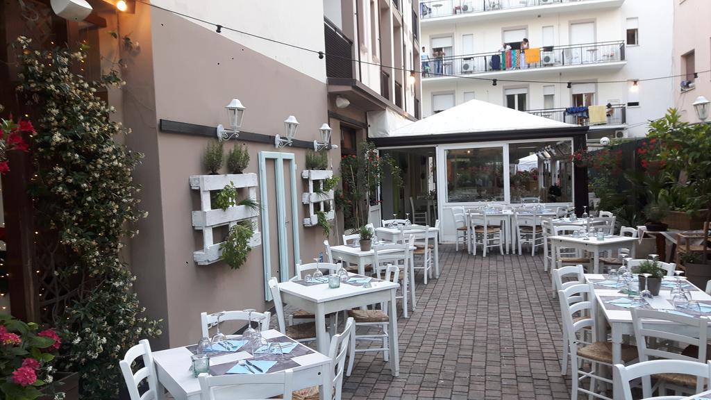 Hotel Helvetia Milano Marittima Esterno foto