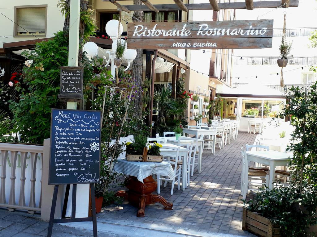 Hotel Helvetia Milano Marittima Esterno foto