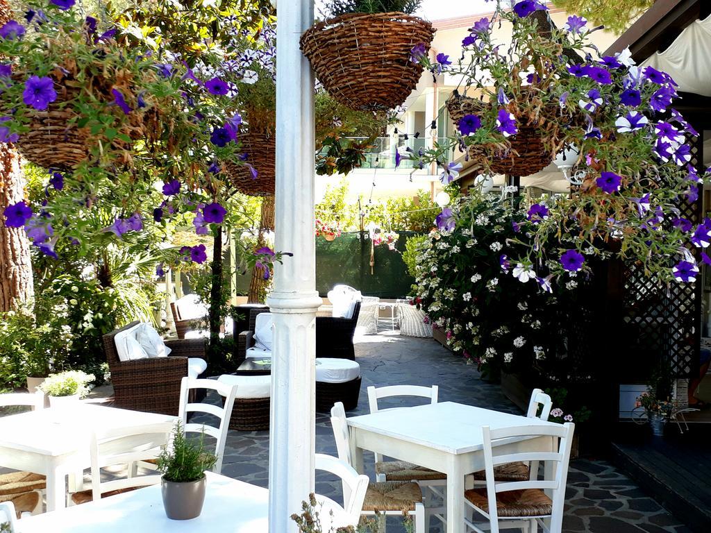 Hotel Helvetia Milano Marittima Esterno foto