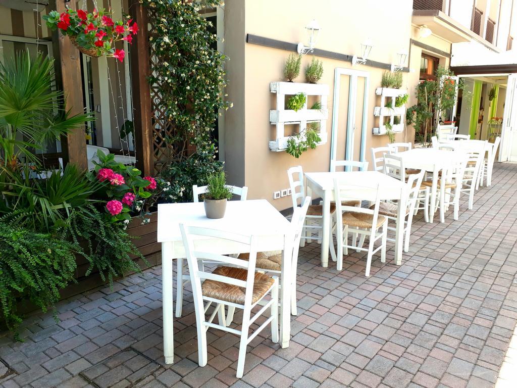 Hotel Helvetia Milano Marittima Esterno foto